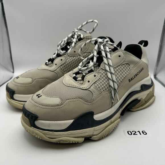 BALENCIAGA RARE TRIPLE S Men's 11 Sneaker Vanille 536747 W0906 9787 - Picture 1 of 8
